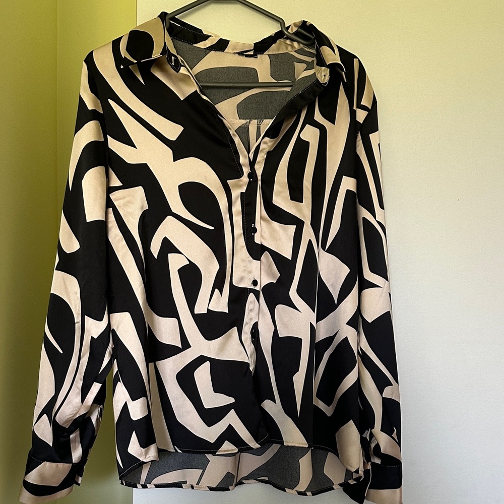 Abstract Pattern Blouse - Picture 1 of 4